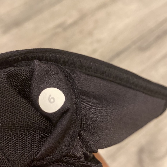 Lululemon Cross Strap Tank - Picture 4 of 4